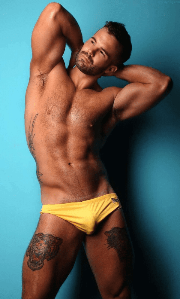 XXX MALE MODELS XXX: SIMON DUNN (Contains frontal nudity)