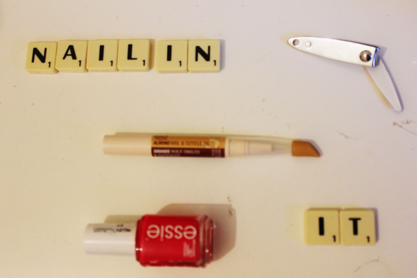 BEAUTY REVIEW BODY SHOP ALMOND NAIL AND CUTICLE OIL 63042 Tuts[.]