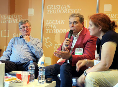 Od lewej: Bogumił Luft, Adrian Cioroianu i tłumaczka Ana Luft. fot. Jeden akapit