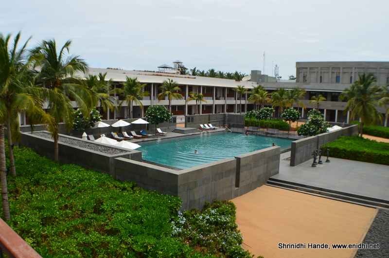 room with private pool in ecr