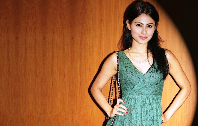 Bollywood Actress Mouni Roy Throwback Pics 8