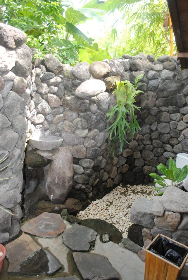 indonesian ancient: Kamar Mandi Nuansa Alam
