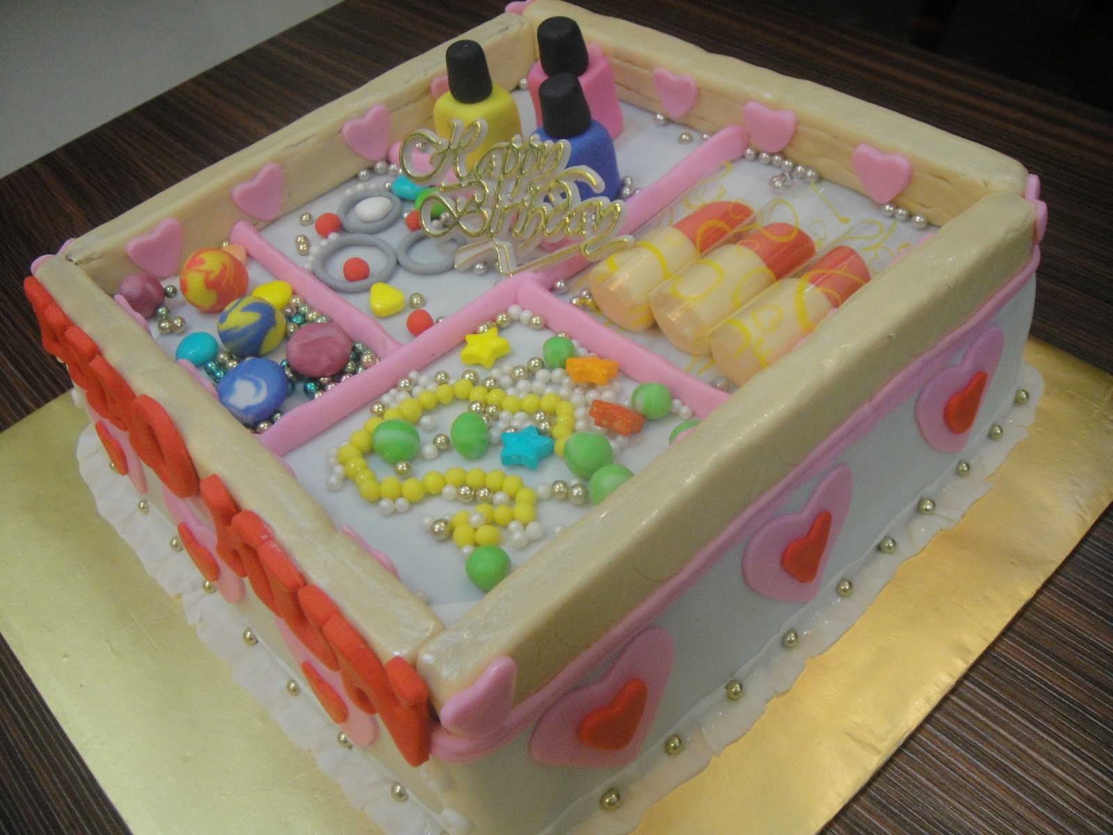 YES.HomemadeBakery 17th Birthday Jewellery Box Fondant Cake