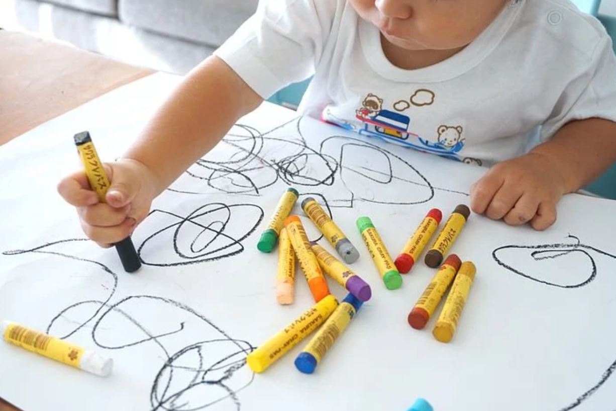 ورش "دبي للثقافة" الفنية تعزز آفاق الخيال والإبداع لدى الأطفال