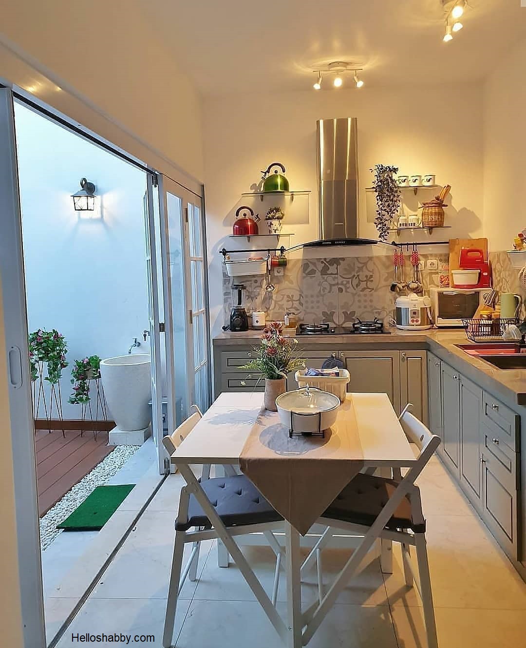 6 Contoh Desain Dapur Belakang Dekat Teras Belakang ~ HelloShabby.com