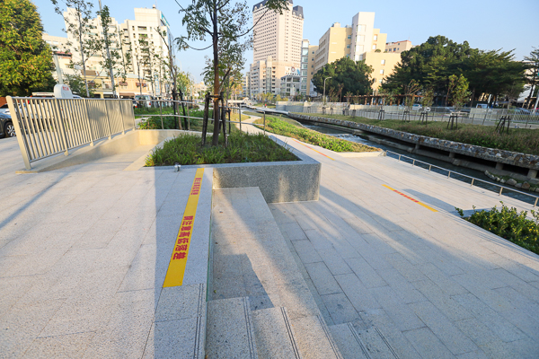 台中柳川水岸2期工程部份開放，民權至民生柳橋親水步道散步好去處
