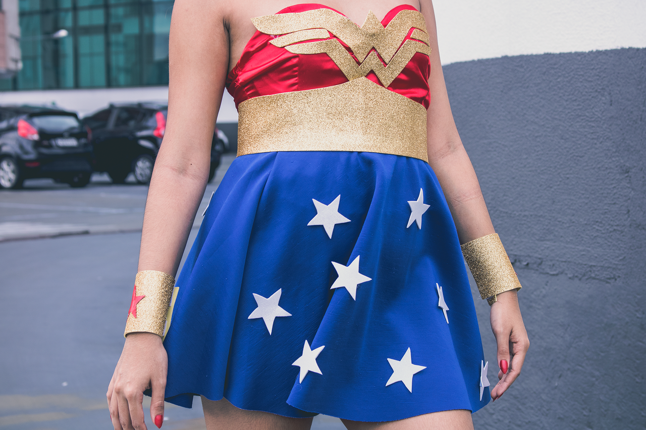 DIY mulher maravilha, faça você mesma, fantasia mulher maravilha, fantasia fácil, fantasia improvisada, carnaval, mulher maravilha, cosplay, bota vermelha, diy acessórios, diy saia de estrelas, fantasia improvisada fácil e barata DIY mulher maravilha, faça você mesma, fantasia mulher maravilha, fantasia fácil, fantasia improvisada, carnaval, mulher maravilha, cosplay, bota vermelha, diy acessórios, diy saia de estrelas, fantasia improvisada fácil e barata