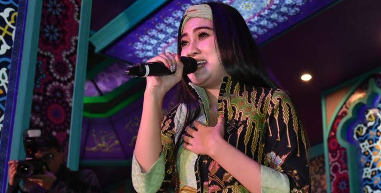 Kumpulan Lagu Nella Kharisma Terbaru DOWNLOAD MP3 Lengkap - TIGA MUSIK