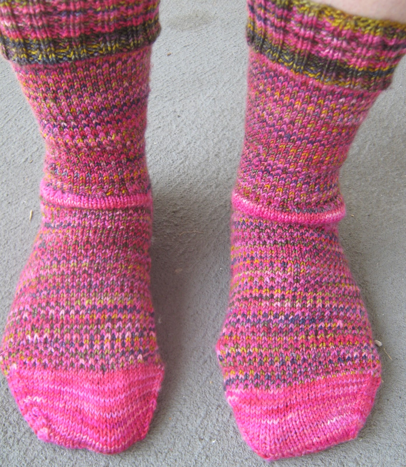 Foxy Art Studio: Must Love Pink (Socks)