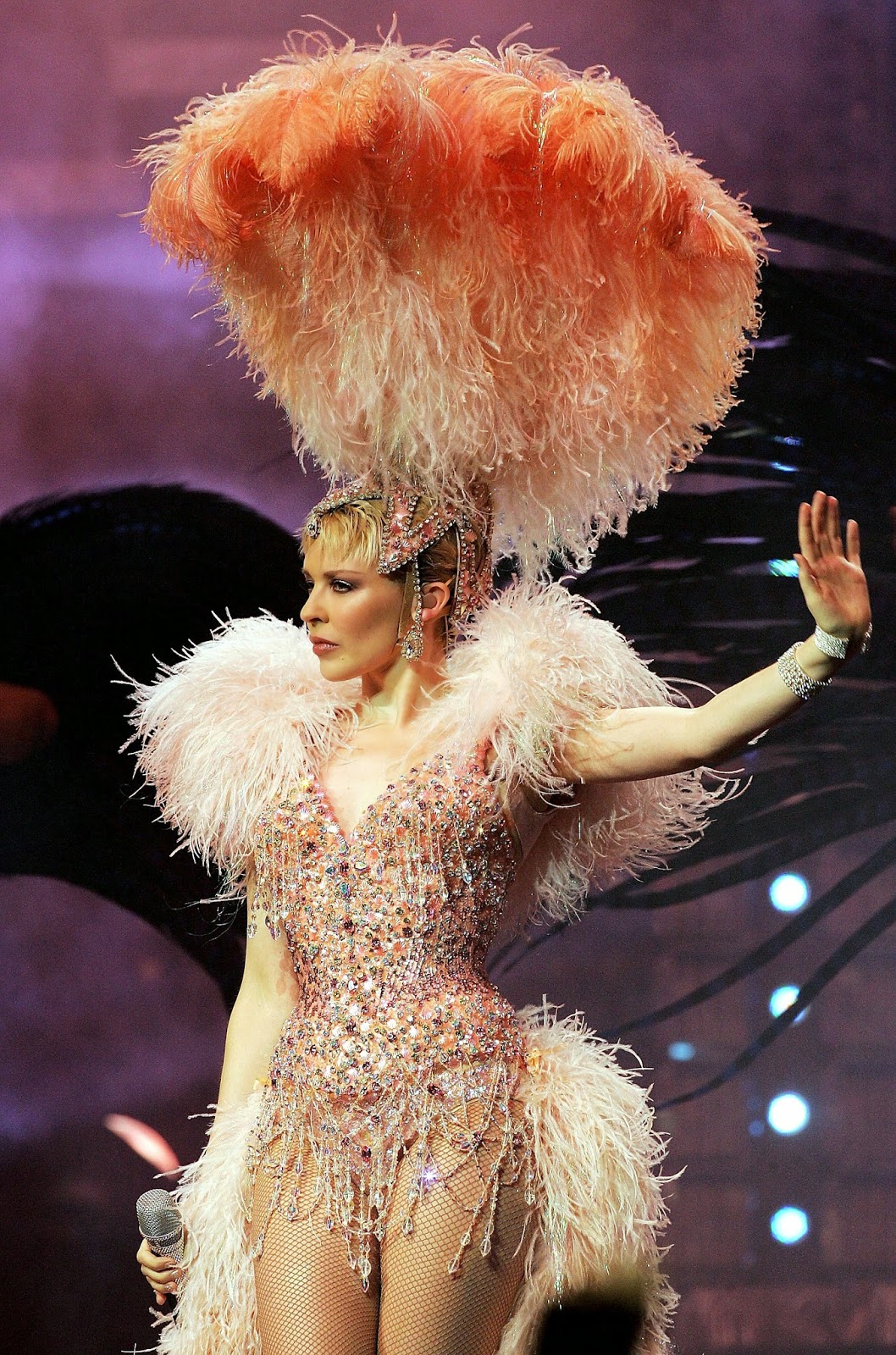 kylie minogue showgirl homecoming tour
