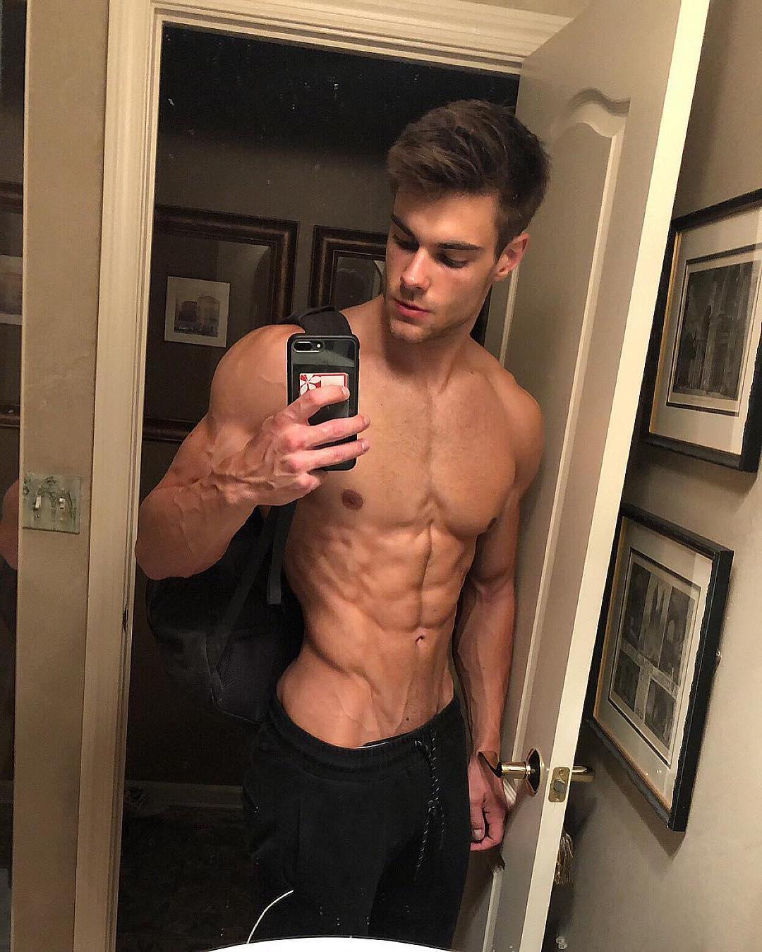 Hot guys: Fit guys of the day