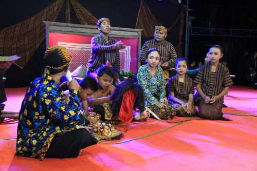 Pagelaran Seni Budaya Memperingati Hari Batik Nasional 2019