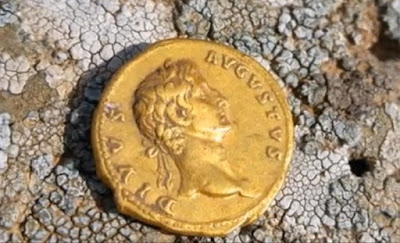 Una caminante encuentra rara moneda de oro de 2000 años de antigüedad en el norte de Israel Una caminante encuentra rara moneda de oro de 2000 años de antigüedad en el norte de Israel