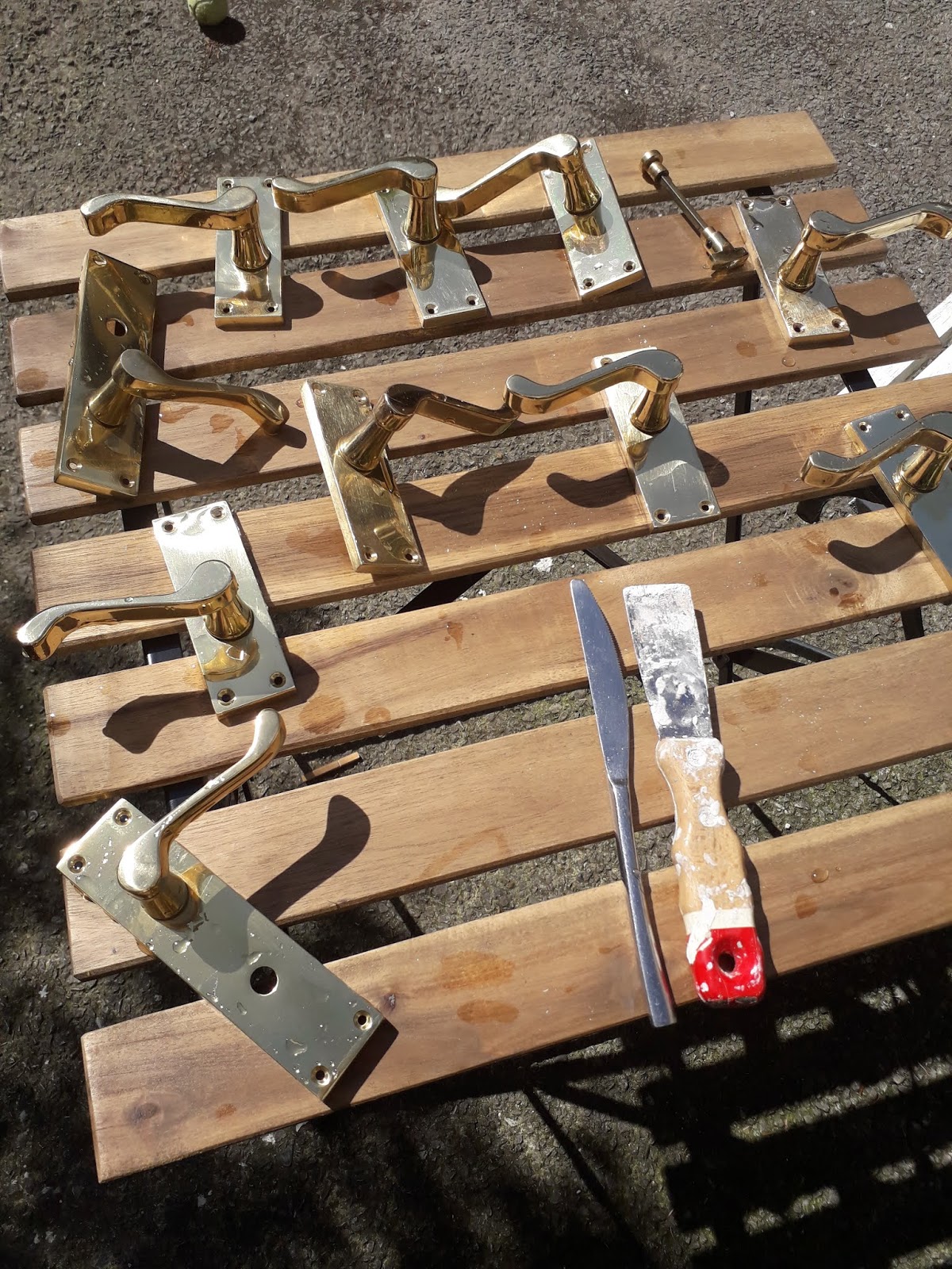 EASY CHEAP WAY TO REMOVE VARNISH LACQUER FROM BRASS HANDLES Hut inset-polished-cabinet-hinges-at-lowes