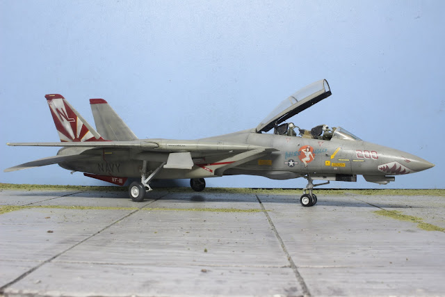 F-14A Tomcat VF111 "Sundowners"'Hasegawa au 1/48. F-14A Tomcat VF111 "Sundowners"'Hasegawa au 1/48.