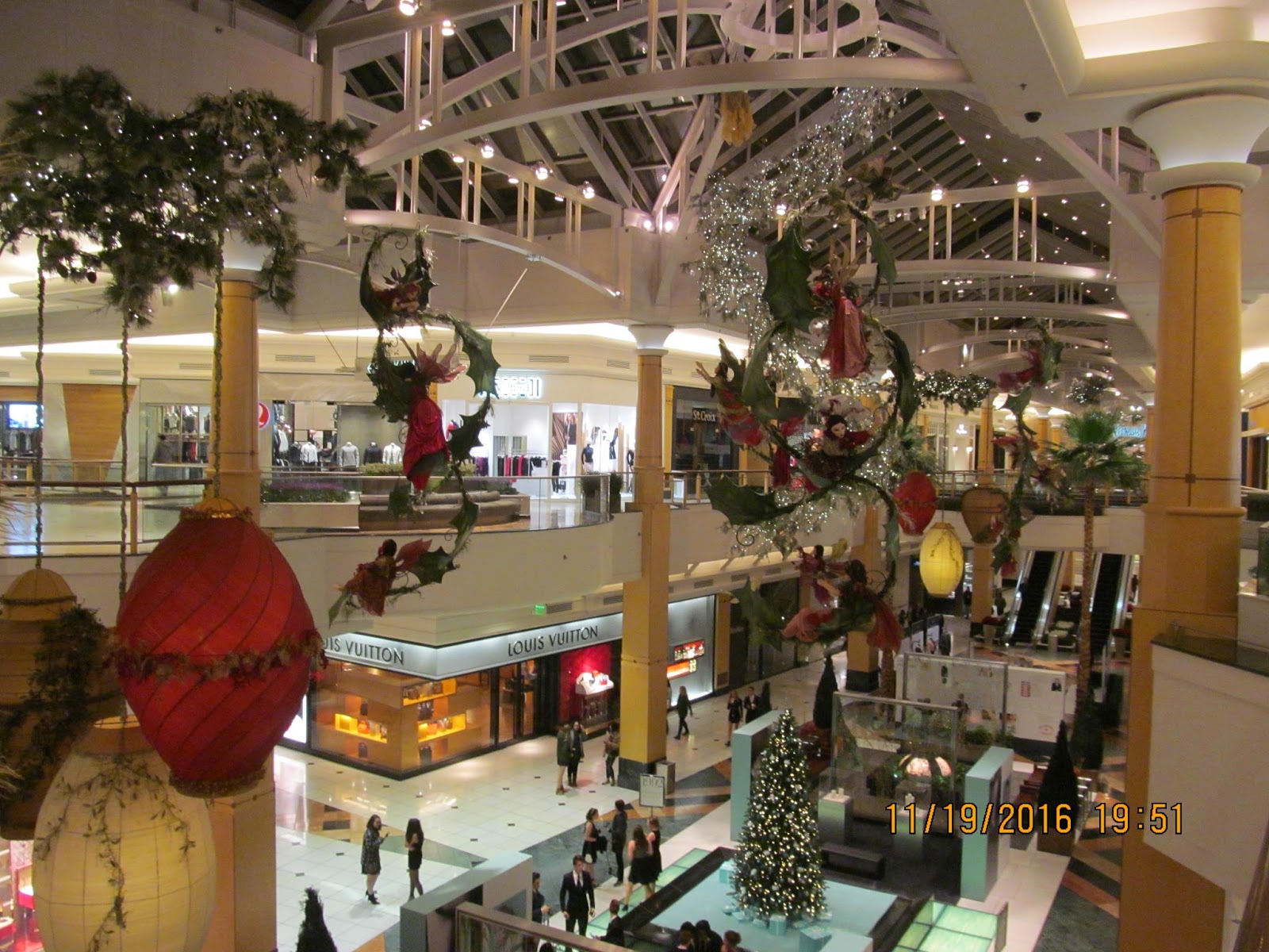Somerset Collection - Christmas Shopping in Troy, Michigan…