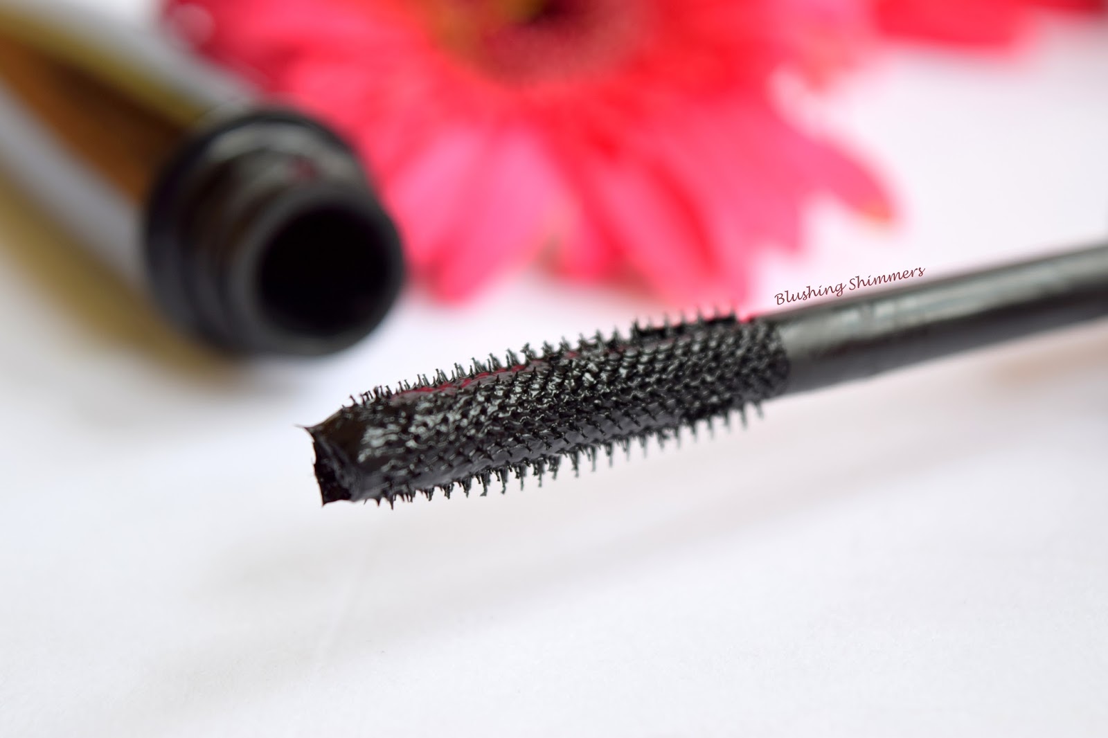 Blushing Shimmers MAC In Extreme Dimension 3D Black Lash Mascara