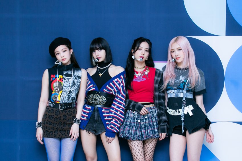 Knetz react to BLACKPINK's outfit for the SBS Inkigayo's stage today!