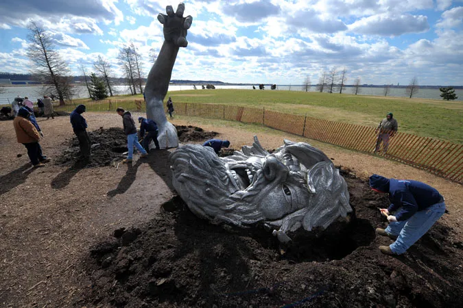 Seward Johnson Jr - Awakening