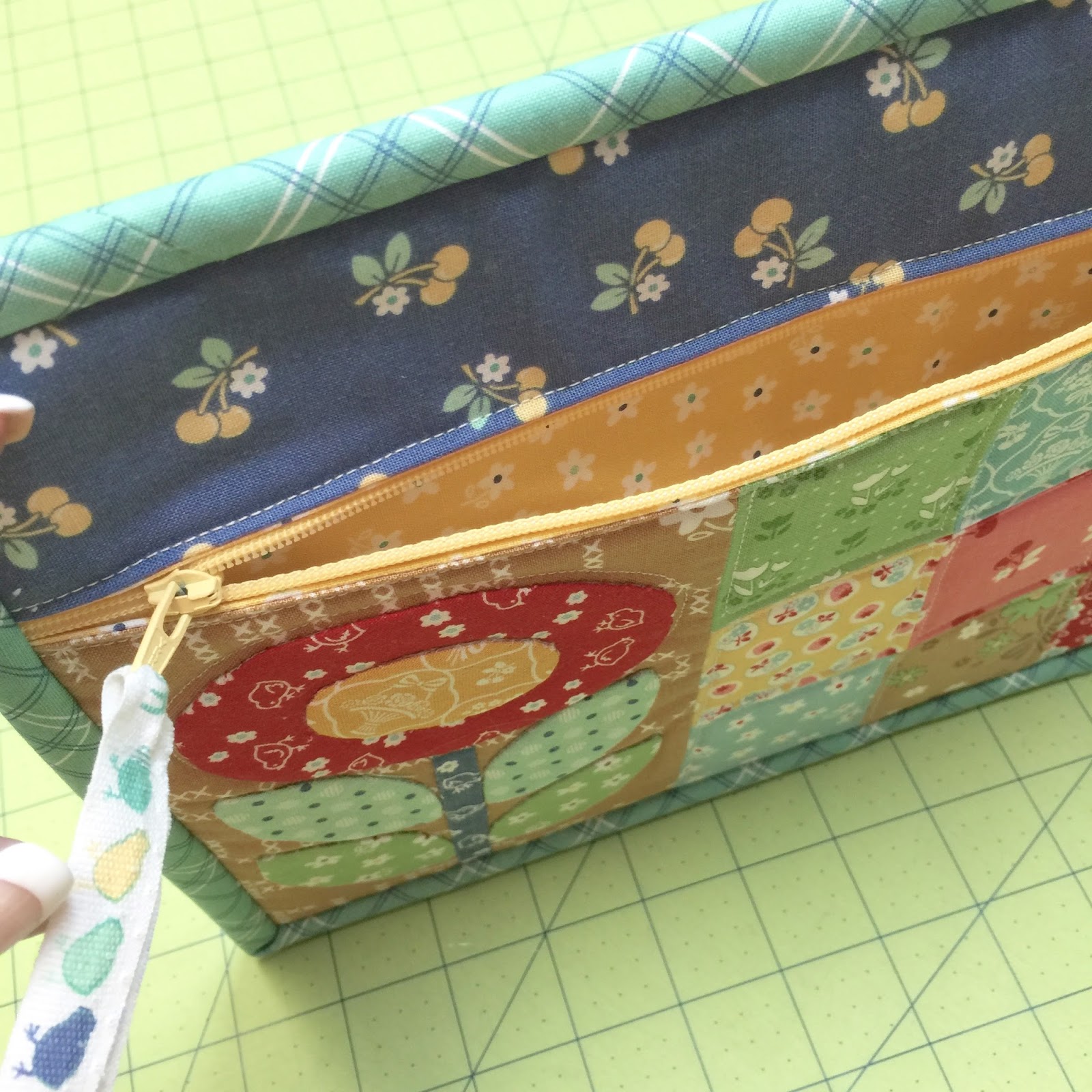 Bee In My New Tutorial Quilty Zip Bag Easiest Zipper Ever!