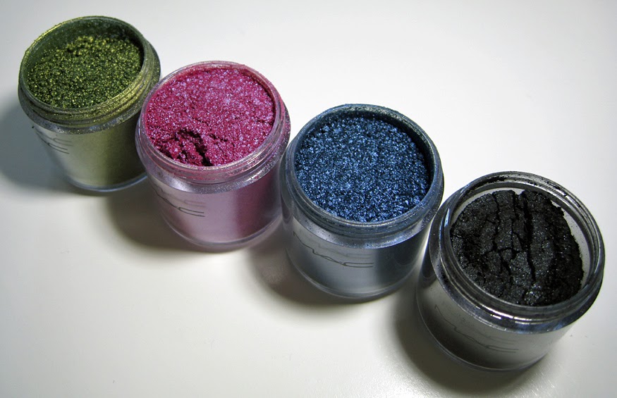 Пигменты для век, k06. Инглот тени рассыпчатые. Смоки с пигментом. Пигменты в косметике. Пигмент глаз это.
