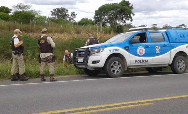 Corpo é encontrado às margens da Estrada do Feijão com mãos e pés amarrados