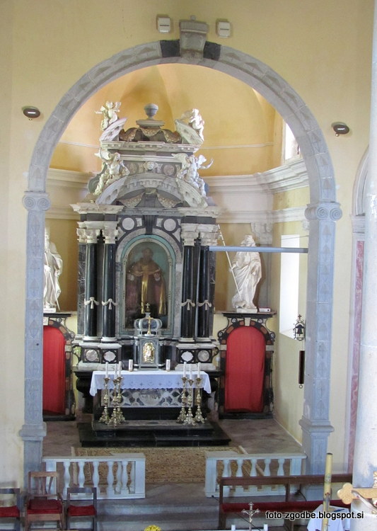 cerkev sv. Tilna, Sveto na Krasu Slovenija, Primorska