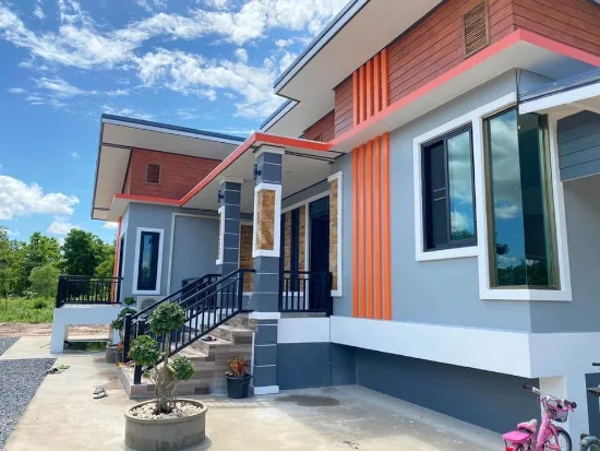 Rumah minimalis dengan kombinasi atap miring Rumah minimalis dengan kombinasi atap miring