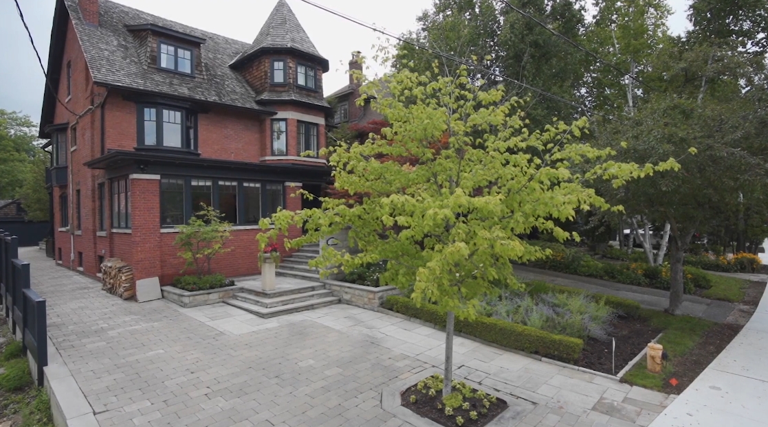 Tour 158 Glen Rd, Toronto Home vs. 30 Interior Design Photos