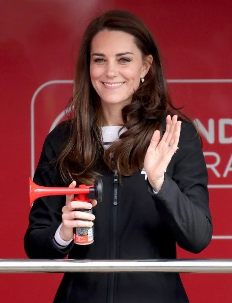 Prince William, Duke of Cambridge, Catherine, Duchess of Cambridge and Prince Harry started the 37th Virgin Money London Marathon in Blackheath, London