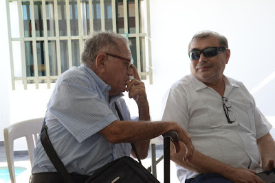 Don Andrés Avelino, durante una de las reuniones vecinales.