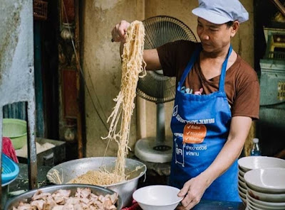Đến Bangkok thưởng thức món mì xá xíu hấp dẫn Mi-xa-xiu-bangkok-2