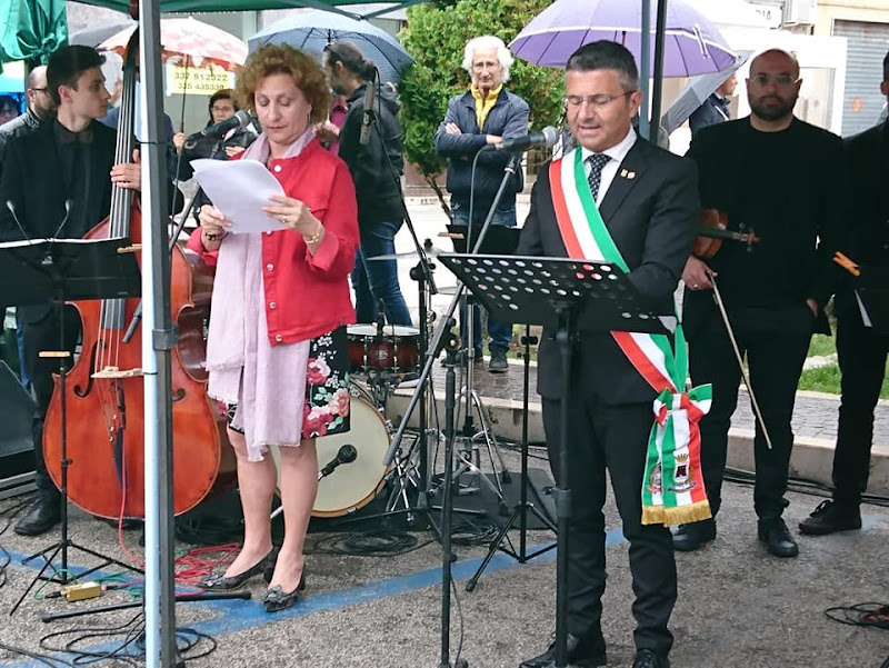 Cerimonia toccante, inaugurata Piazza degli Eroi Canadesi. VIDEO