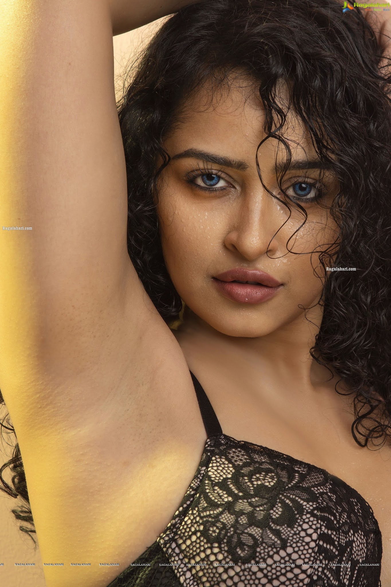 RGV's Dangerous Actress Apsara Rani Hot Photos, Apsara Rani nude, Apsara Rani sexy ,Apsara Rani boobs, Apsara Rani cleavage