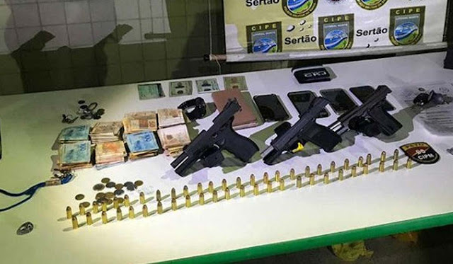 Grupo flagrado com armas na Bahia oferece R$ 12 mil a policiais para não ser preso