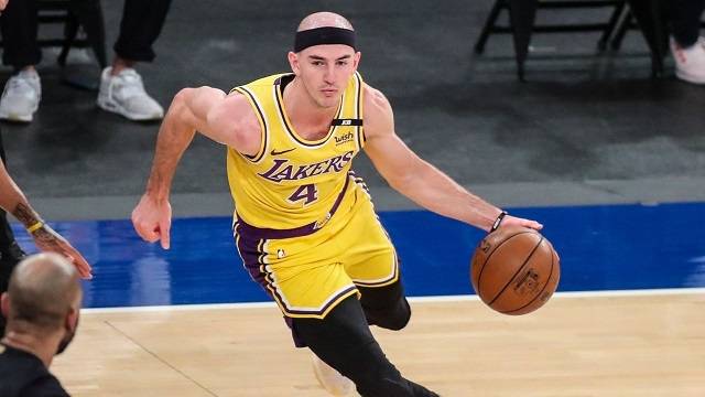 Alex Caruso leaves the Lakers after signing a four-year, $37 million contract with the Bulls