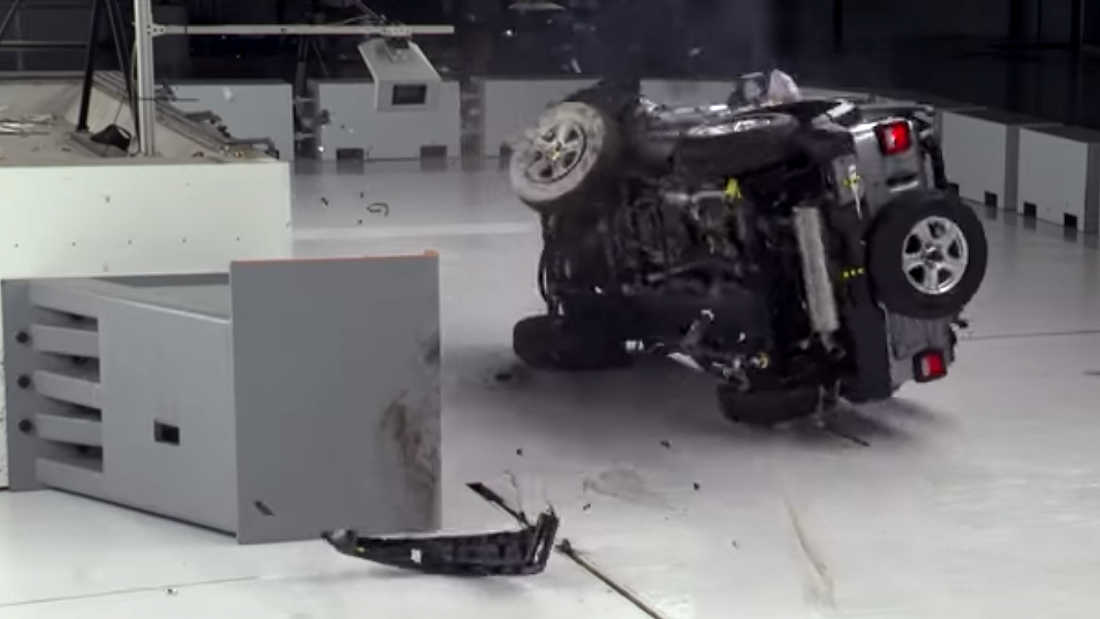 2020 Jeep Wrangler Tips Over During Crash Test  | Philippine  Car News, Car Reviews, Car Prices