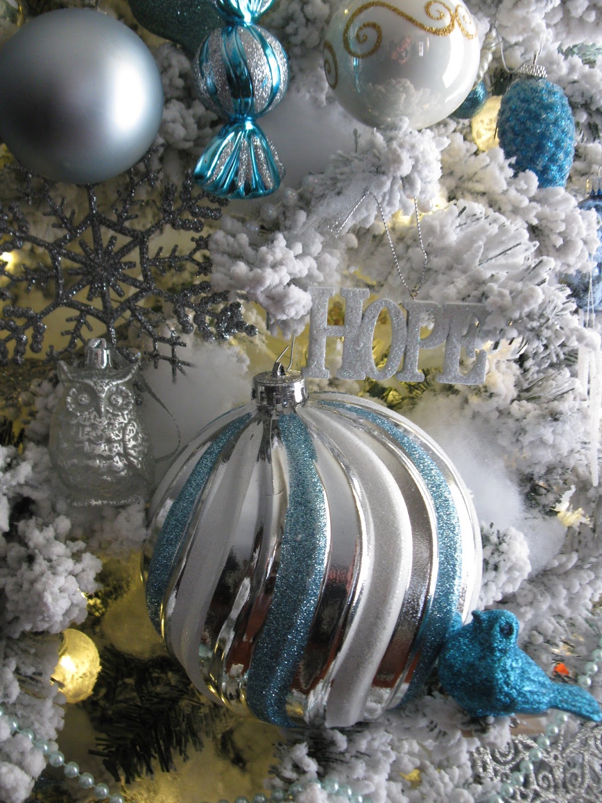 Turquoise Christmas Tree Lights 