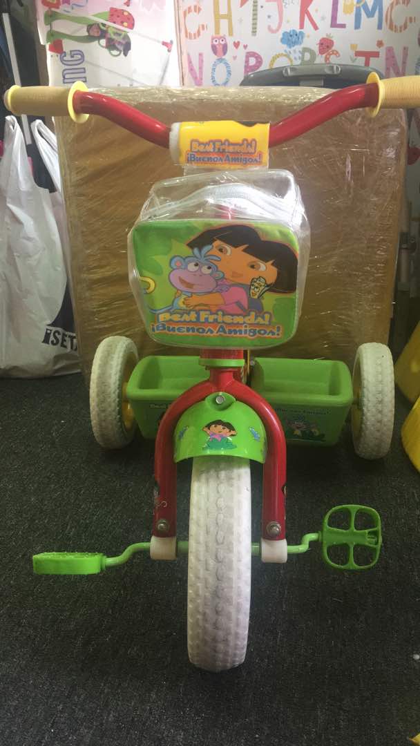 MYBUNDLETOYS2 DORA The Explorer Tricycle