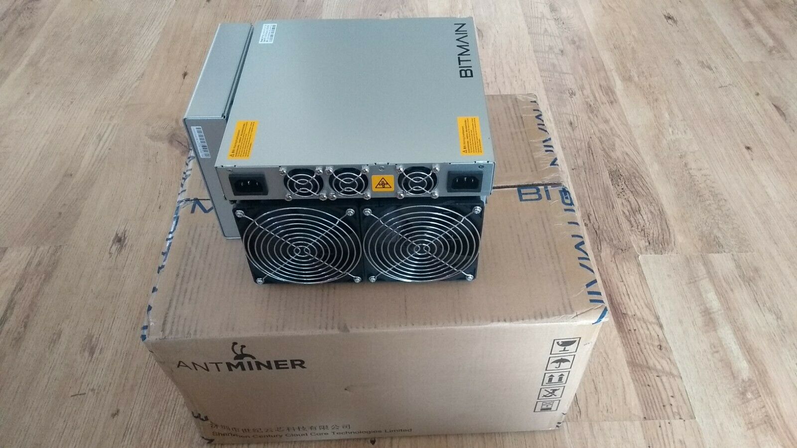 Antminer s21 hydro 335 th s. Antminer s17 Pro. ASIC s17 Pro. Antminer s17 + 73th. T17 Antminer коробка.