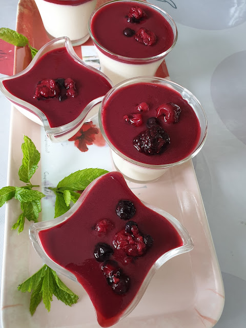 Panna cotta aux fruits rouges;Panna cotta aux fruits rouges