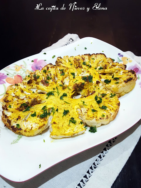 "Filetes" de coliflor asada con especias