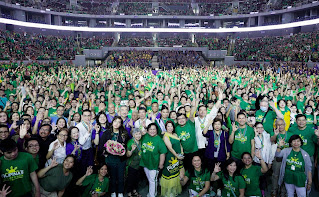 The image shows 24,000 participants during Angels Walk 2020 in Mall of Asia Arena.