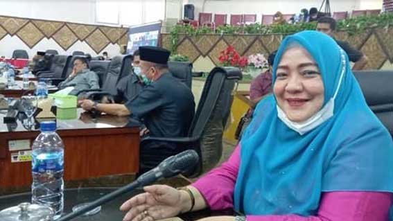 DPRD Padang Setujui Dua Ranperda Jadi Perda5