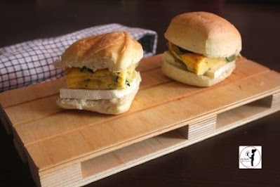 panino-con-fritta-alle-zucchine-cotta-in-friggitrice-ad-aria