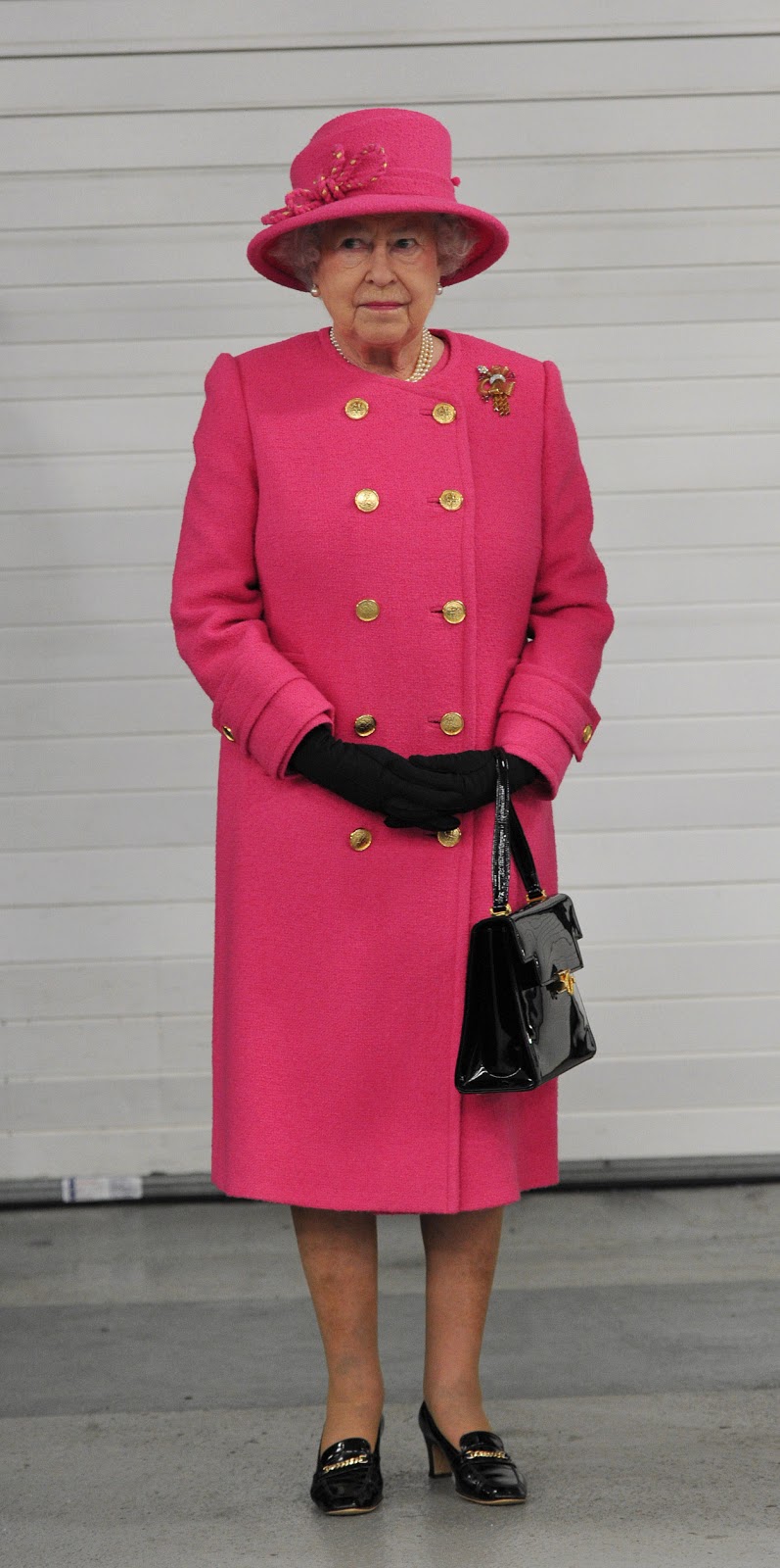 Analytic Approach to Style get the look queen elizabeth II