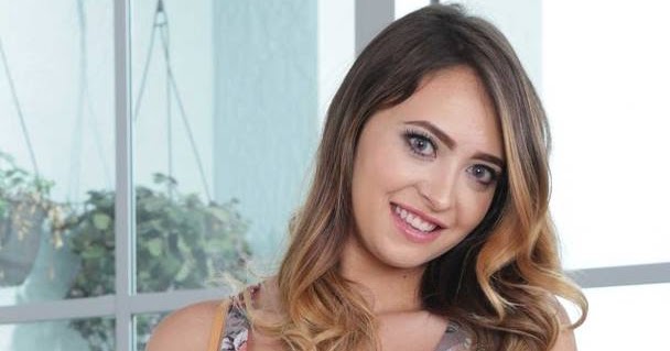 WebPicMania All Hot pictures of Actress Cute Picture of