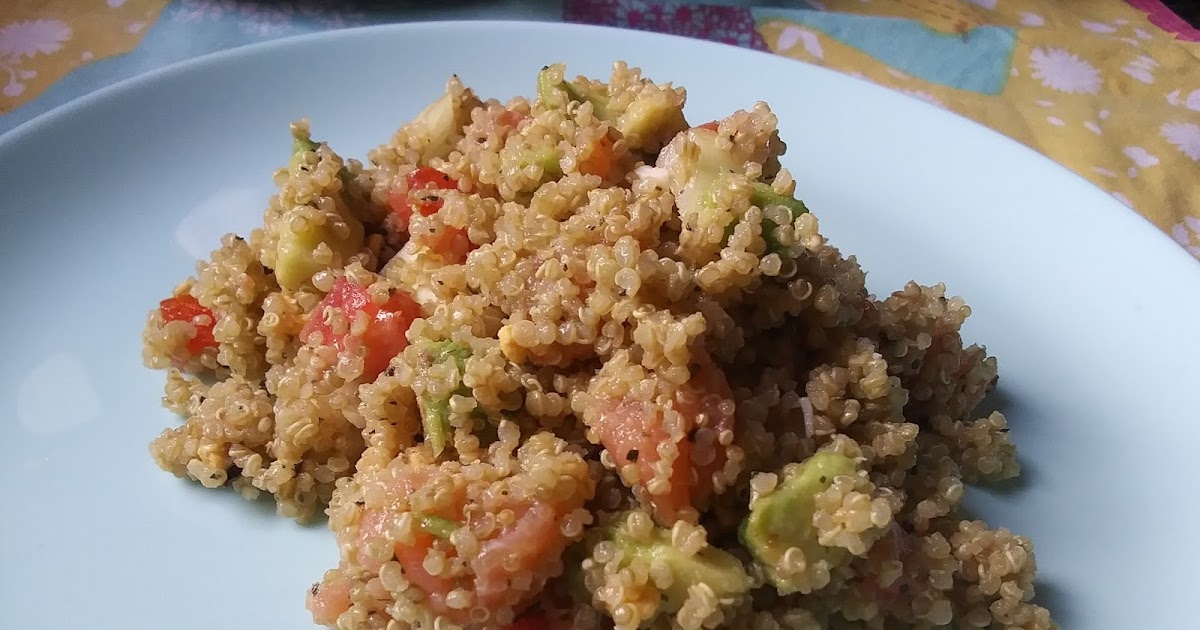 Ensalada de quinoa con salmón y aguacate (microondas)