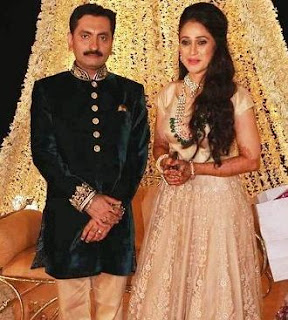 Disha Vakani Family Husband Son Daughter Father Mother Marriage Photos