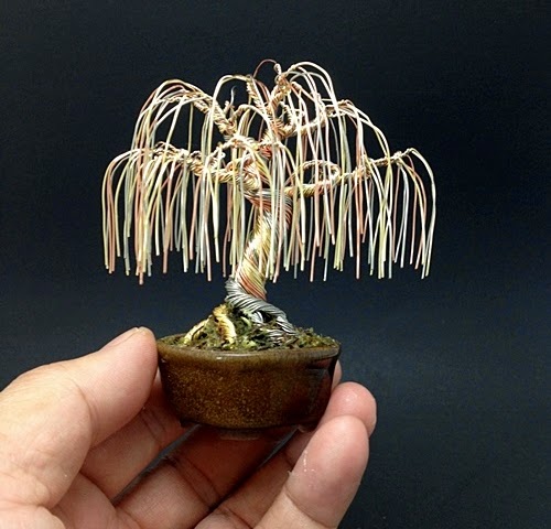 26-Ken-To-aka-KenToArt-Miniature-Wire-Bonsai-Tree-Sculptures-www-designstack-co